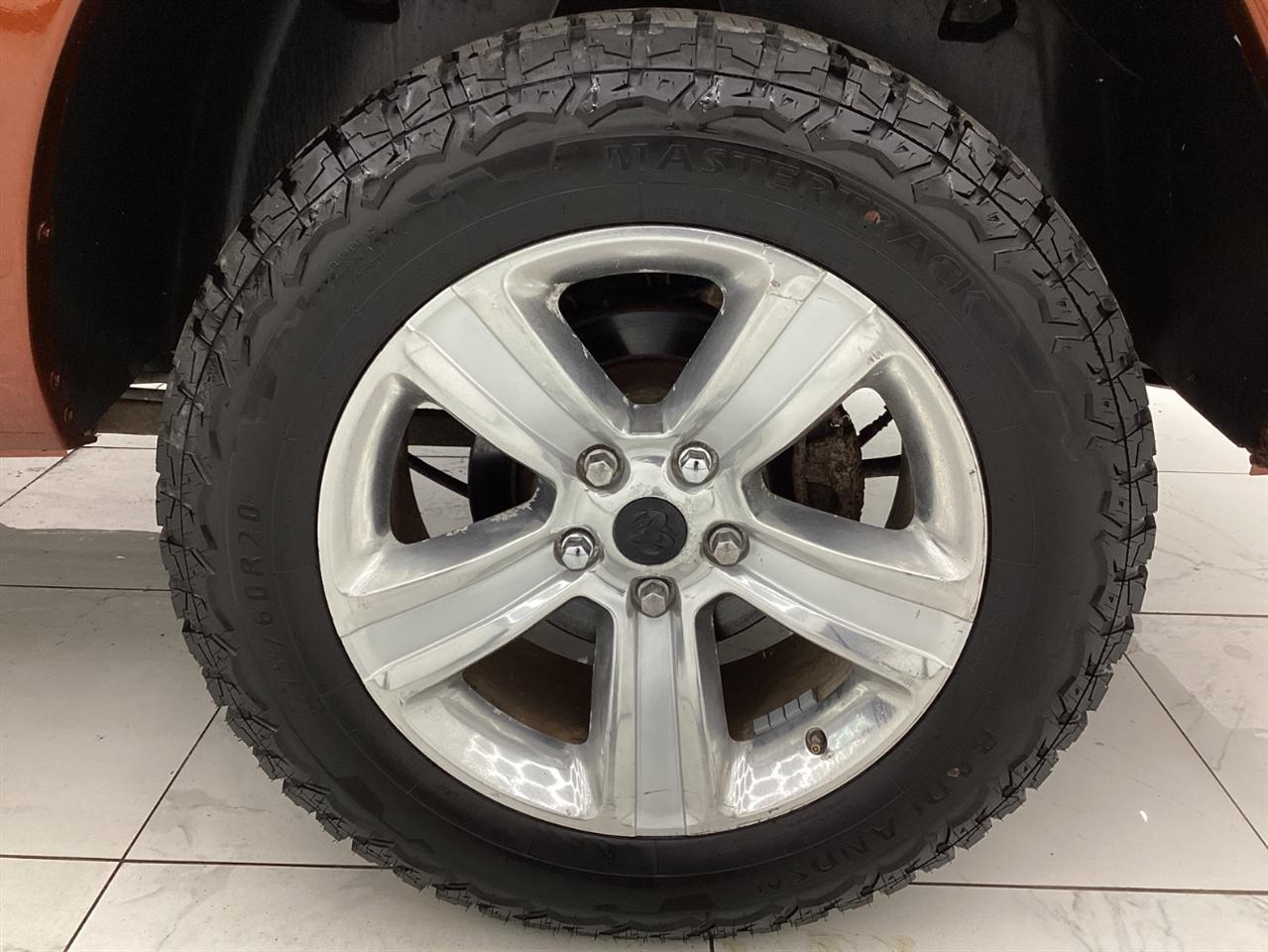 RAM 1500 4WD Crew Cab 140.5" Sport 2013