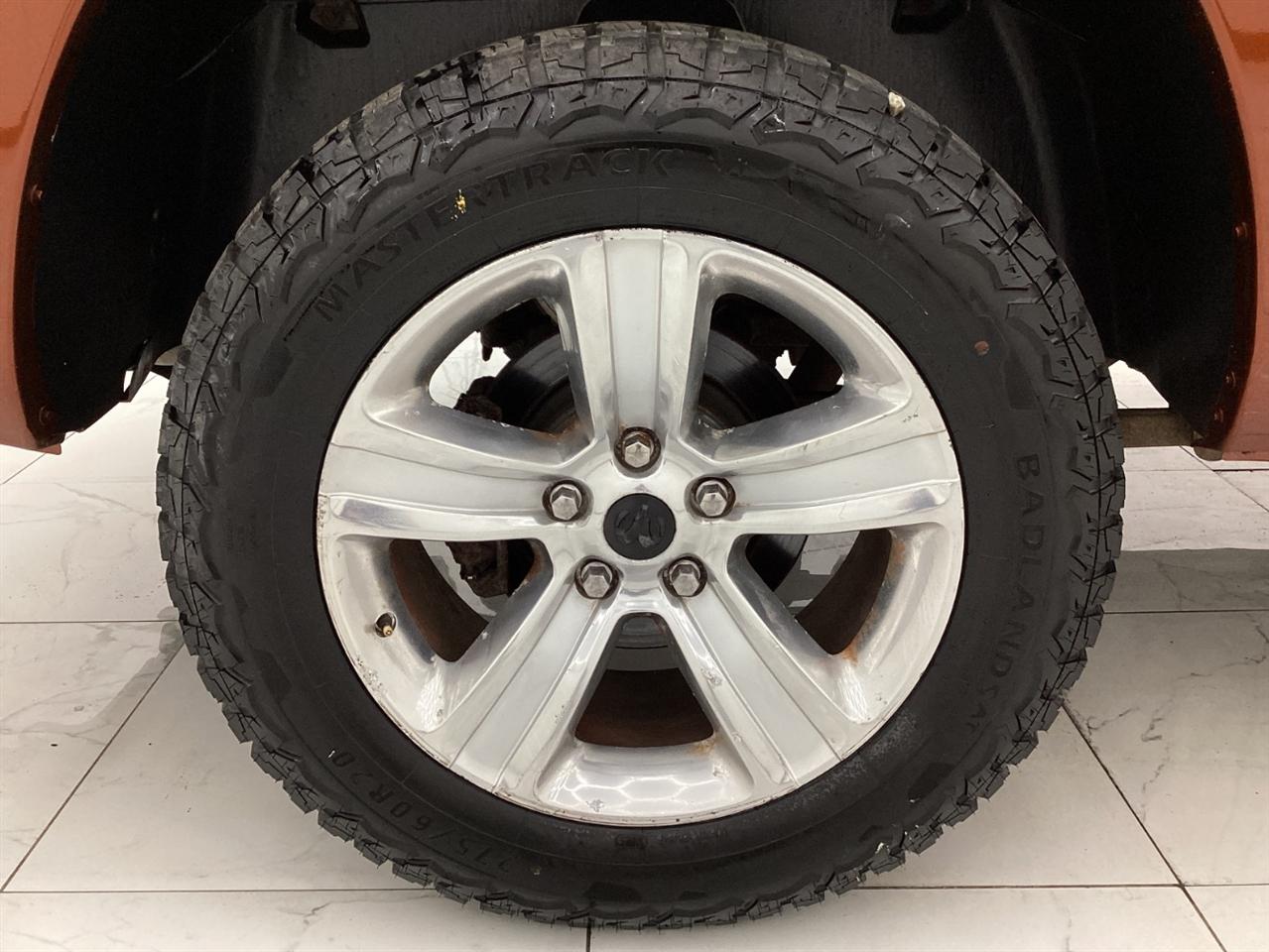 RAM 1500 4WD Crew Cab 140.5" Sport 2013