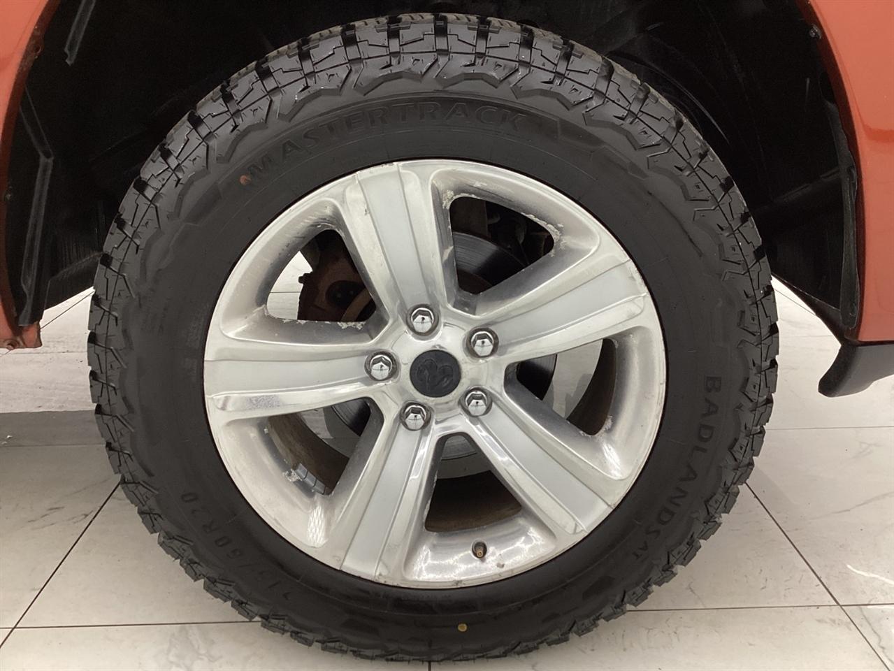 RAM 1500 4WD Crew Cab 140.5" Sport 2013