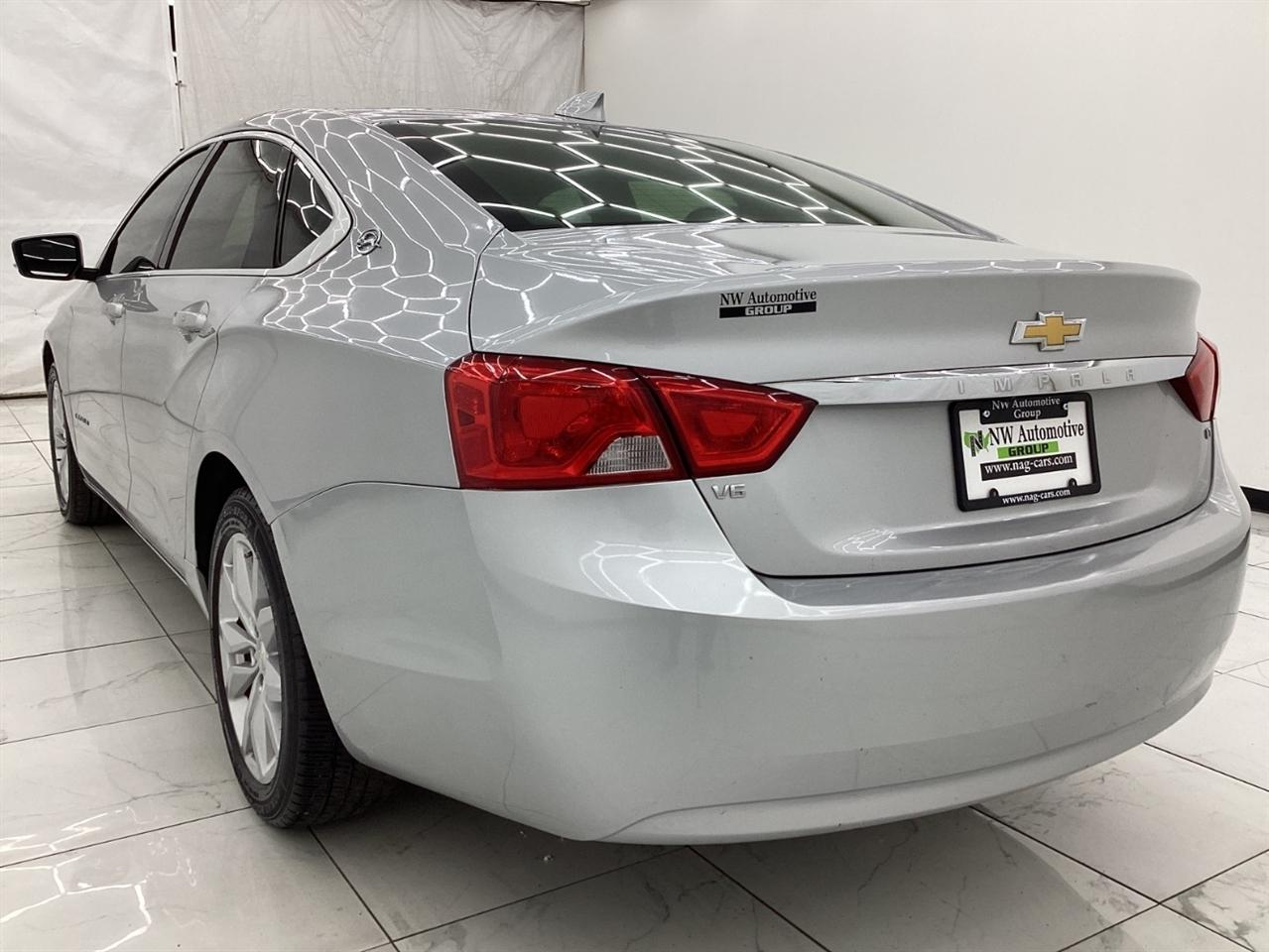 Chevrolet Impala 4dr Sdn LT w/1LT 2018