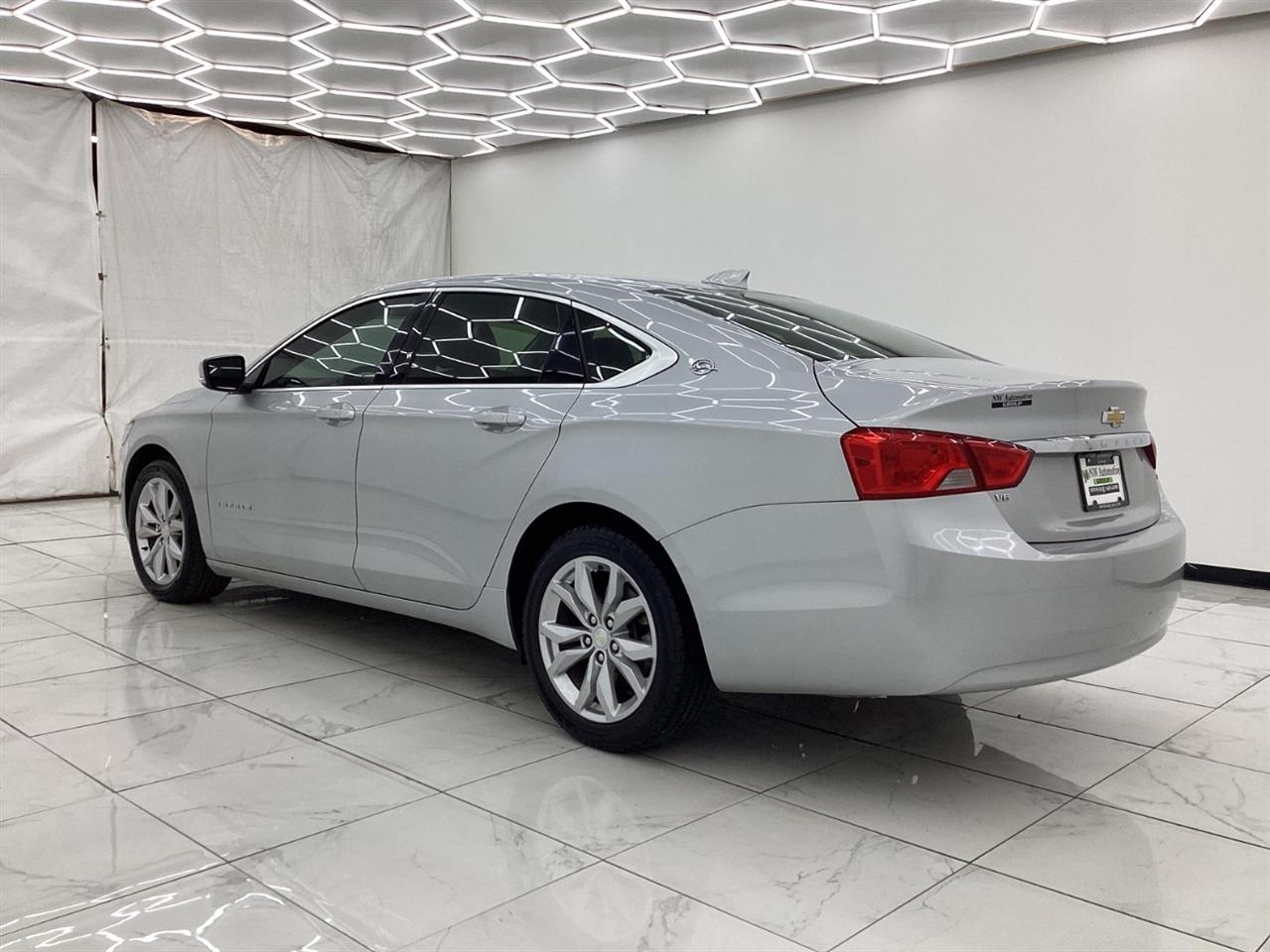 Chevrolet Impala 4dr Sdn LT w/1LT 2018