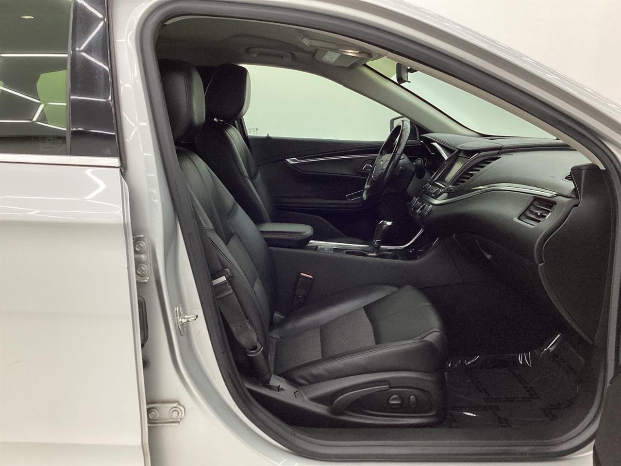 Chevrolet Impala 4dr Sdn LT w/1LT 2018