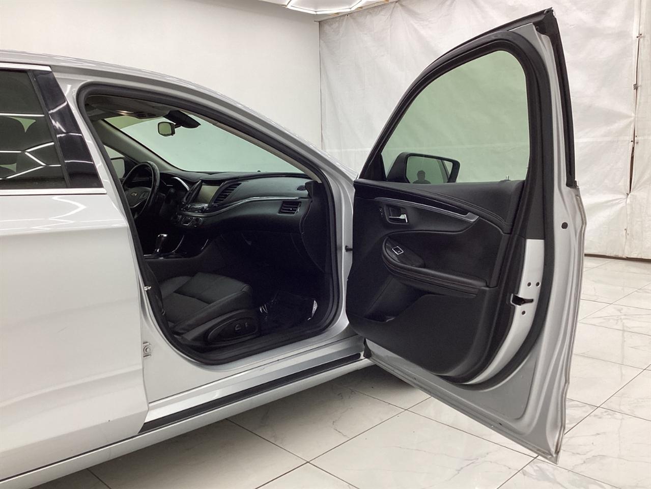 Chevrolet Impala 4dr Sdn LT w/1LT 2018