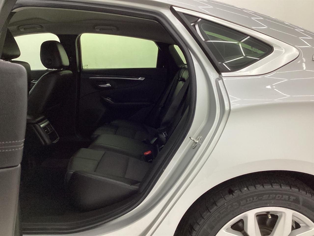 Chevrolet Impala 4dr Sdn LT w/1LT 2018