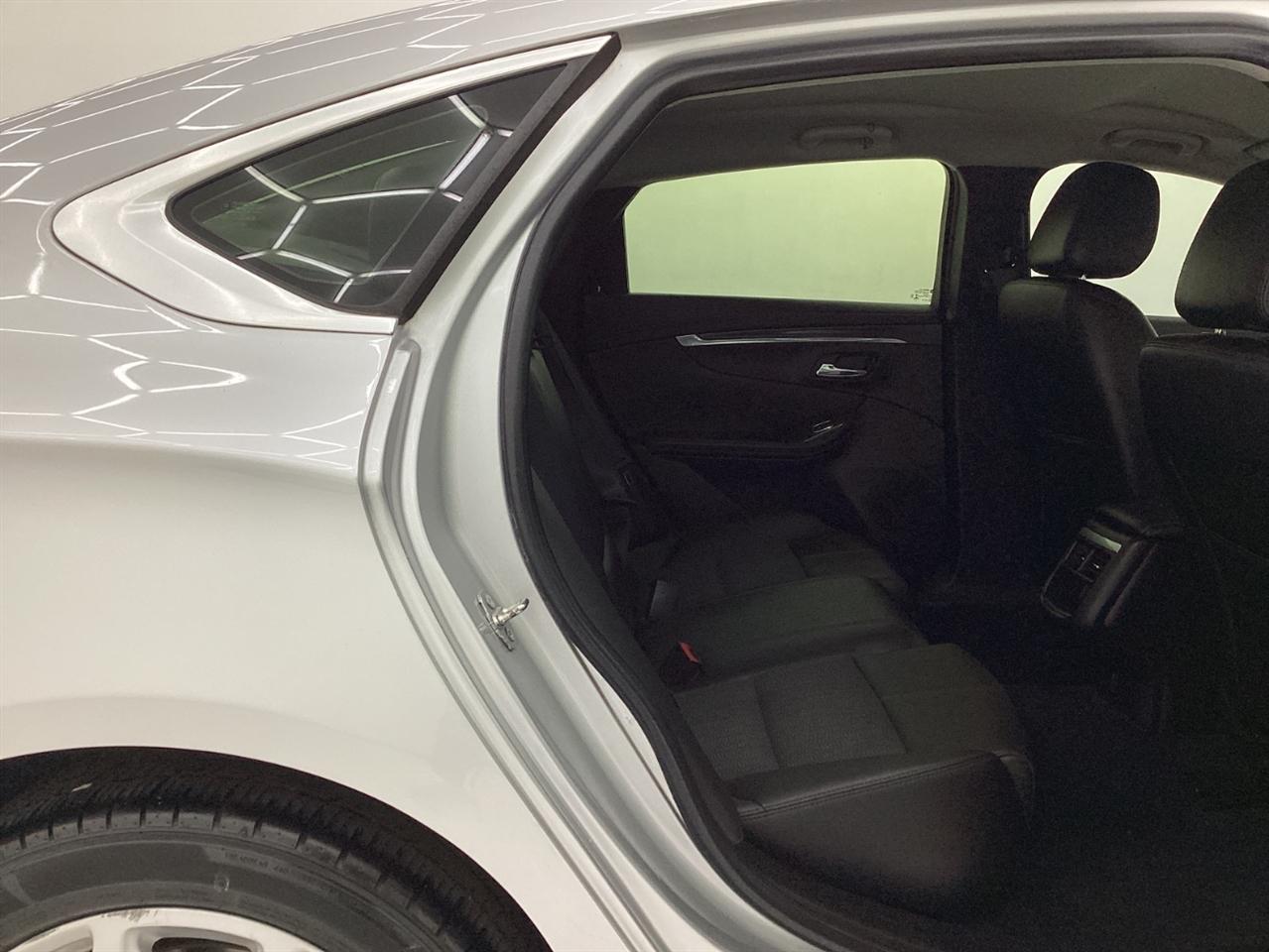 Chevrolet Impala 4dr Sdn LT w/1LT 2018