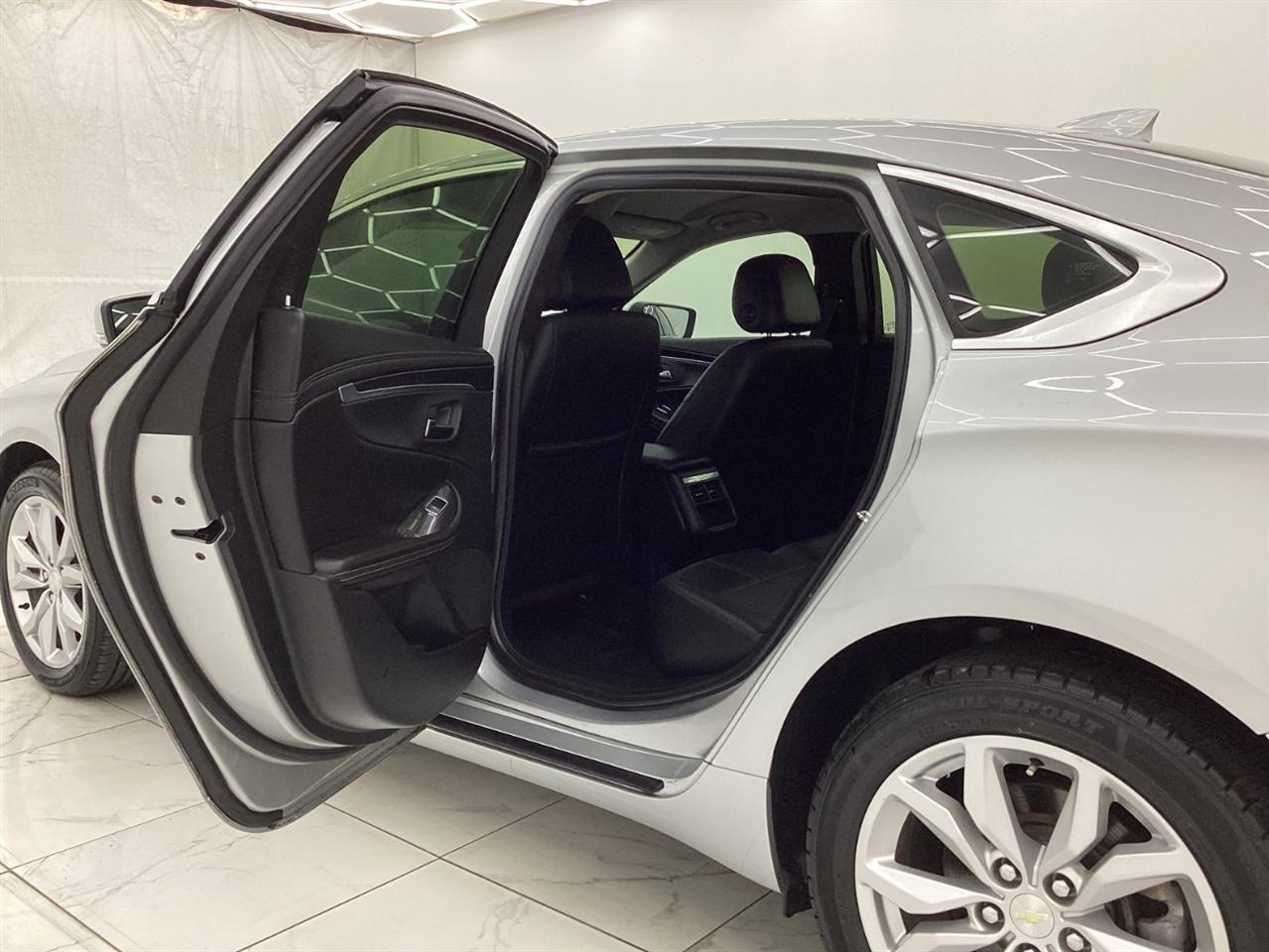 Chevrolet Impala 4dr Sdn LT w/1LT 2018