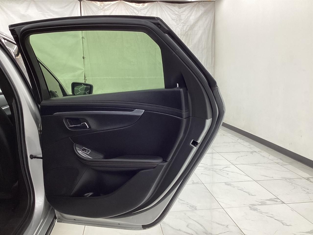 Chevrolet Impala 4dr Sdn LT w/1LT 2018