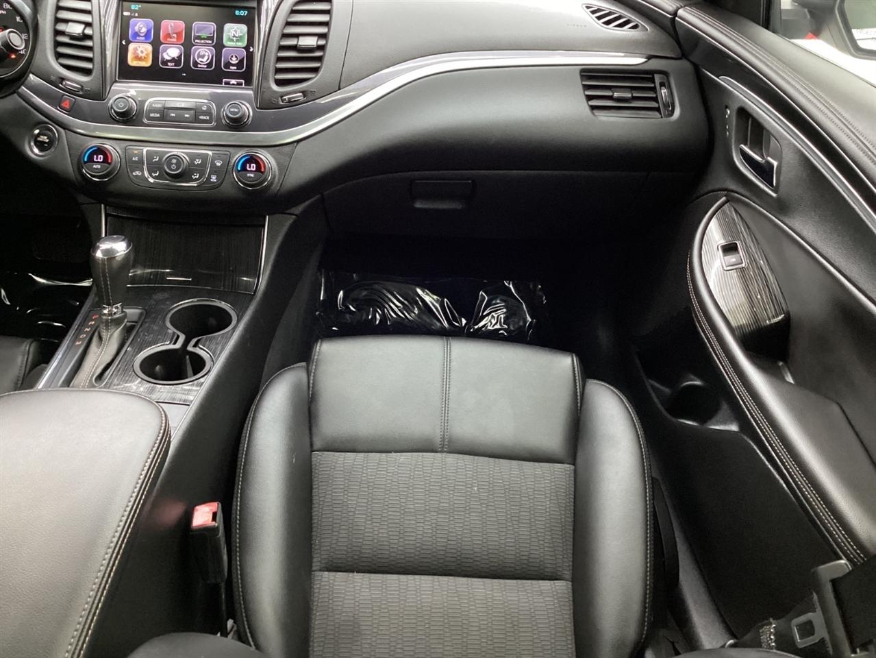 Chevrolet Impala 4dr Sdn LT w/1LT 2018