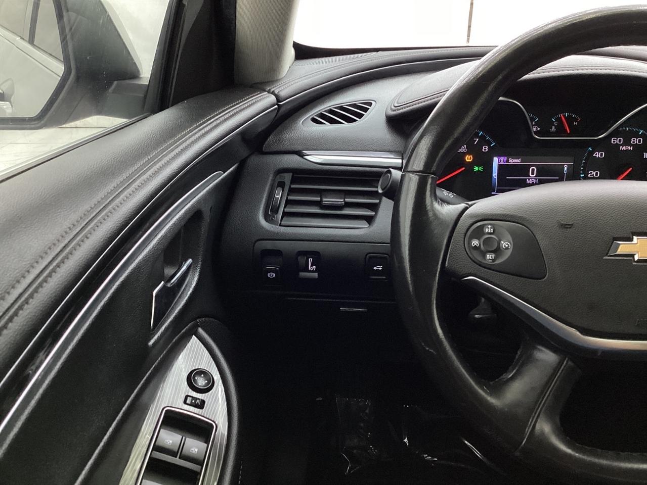 Chevrolet Impala 4dr Sdn LT w/1LT 2018