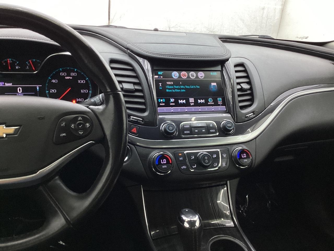 Chevrolet Impala 4dr Sdn LT w/1LT 2018