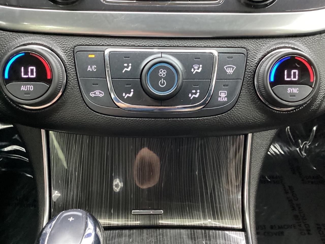 Chevrolet Impala 4dr Sdn LT w/1LT 2018