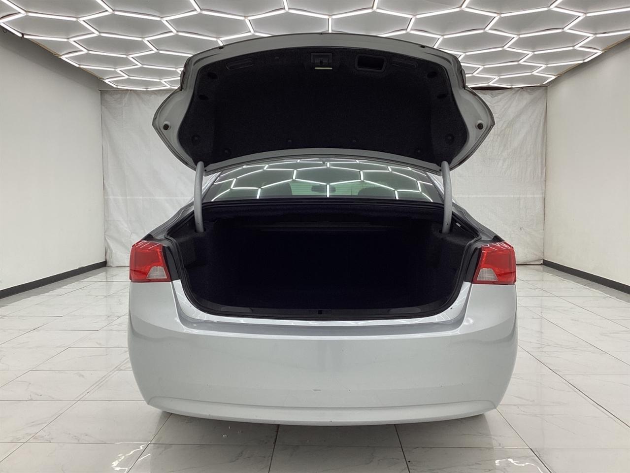 Chevrolet Impala 4dr Sdn LT w/1LT 2018