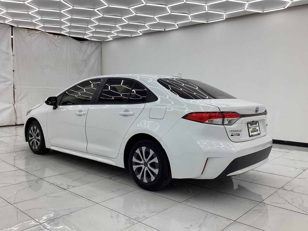 Toyota Corolla Hybrid LE CVT (Natl) 2022