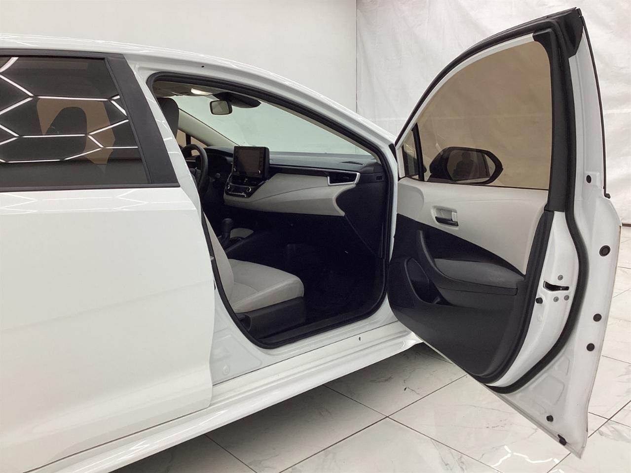 Toyota Corolla Hybrid LE CVT (Natl) 2022