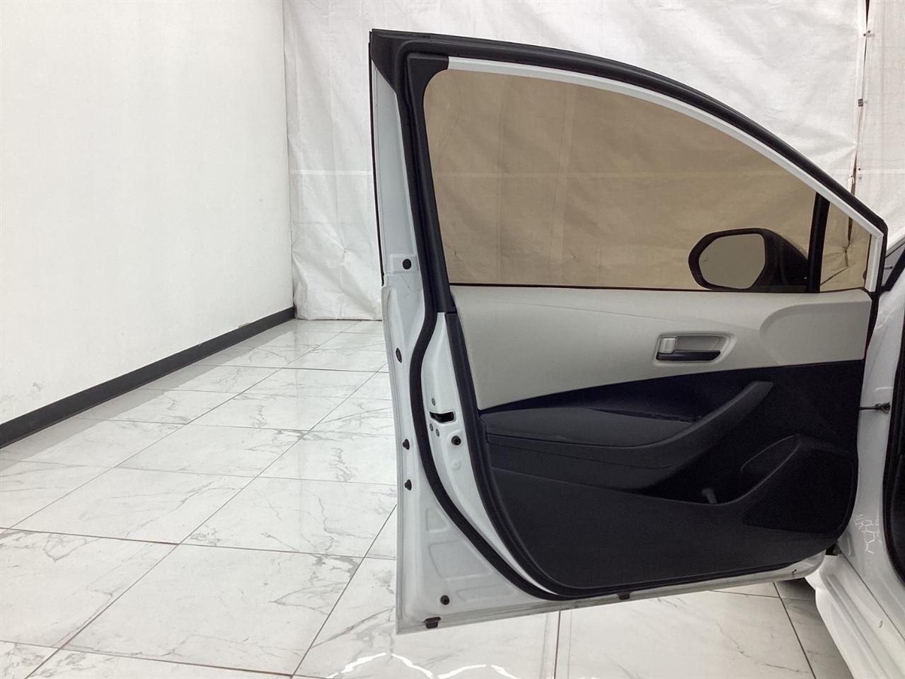 Toyota Corolla Hybrid LE CVT (Natl) 2022