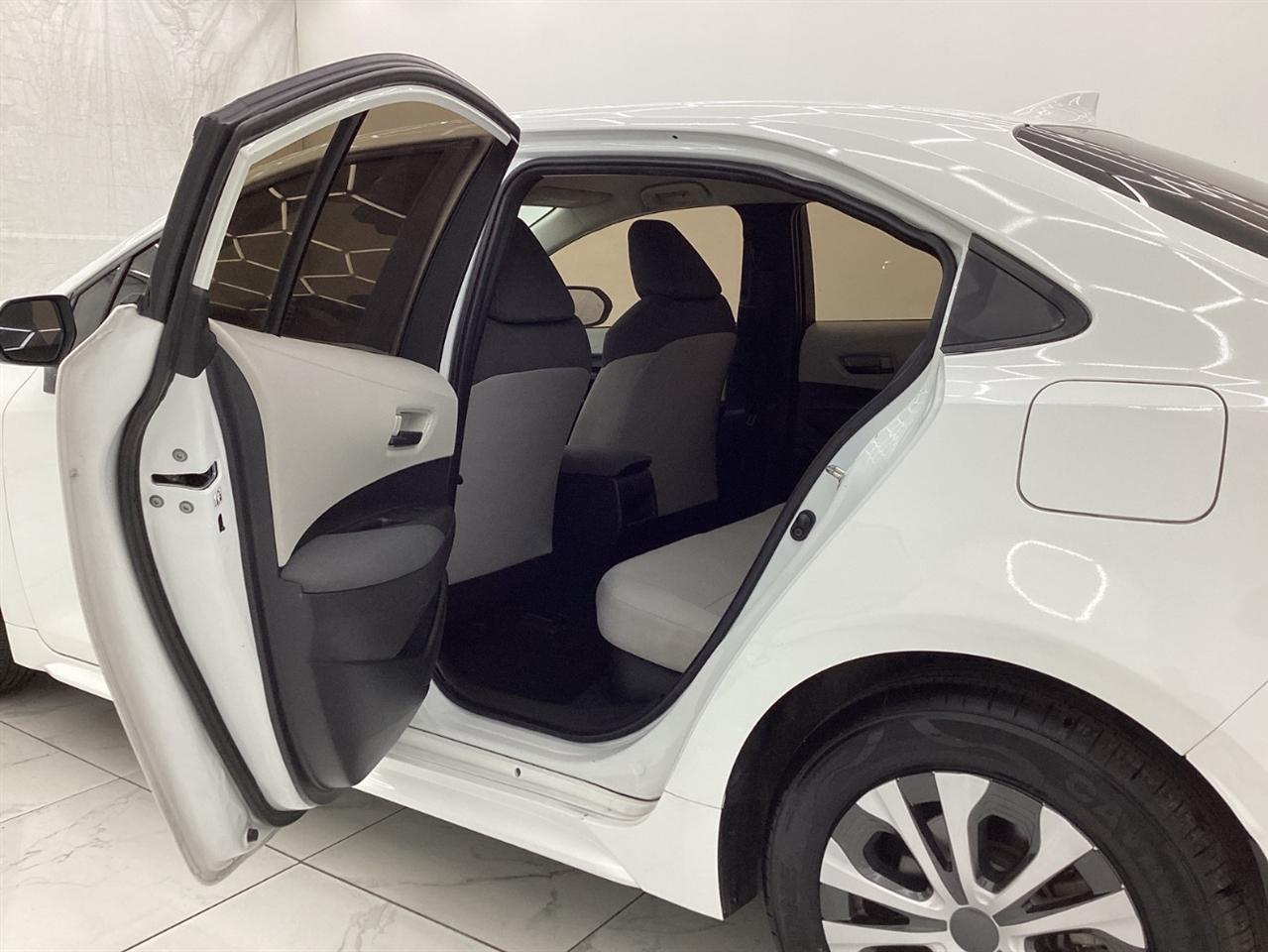 Toyota Corolla Hybrid LE CVT (Natl) 2022