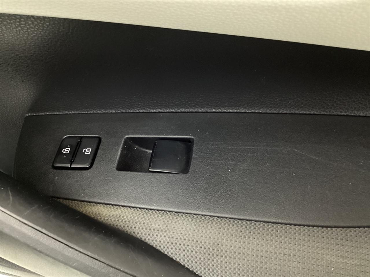 Toyota Corolla Hybrid LE CVT (Natl) 2022