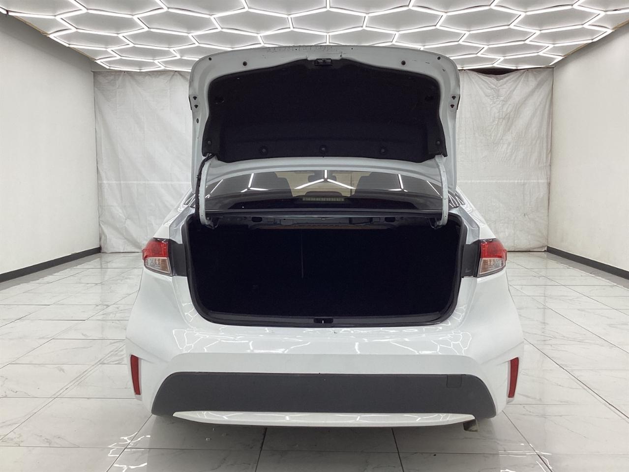 Toyota Corolla Hybrid LE CVT (Natl) 2022