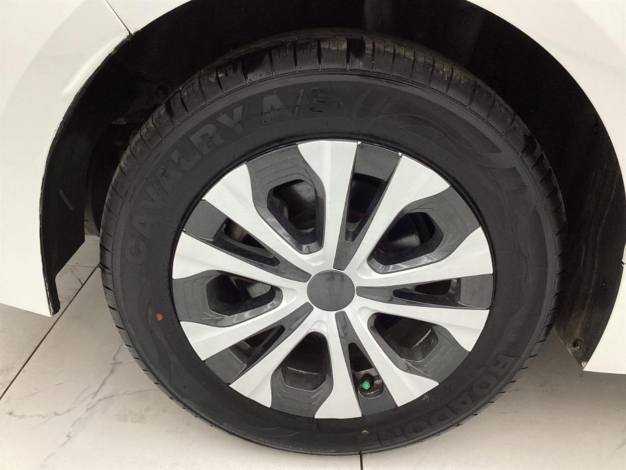 Toyota Corolla Hybrid LE CVT (Natl) 2022