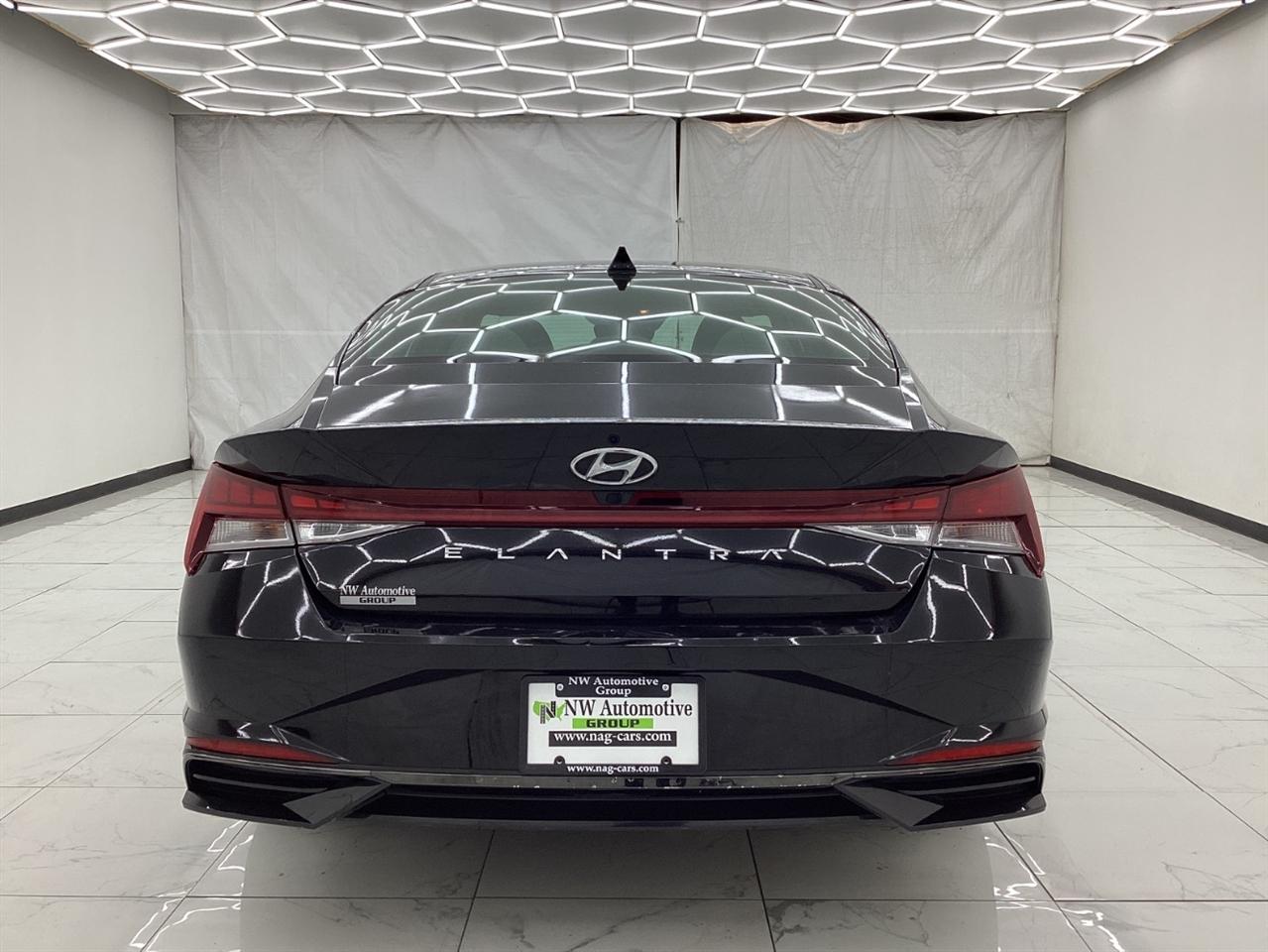 Hyundai Elantra SEL IVT 2021