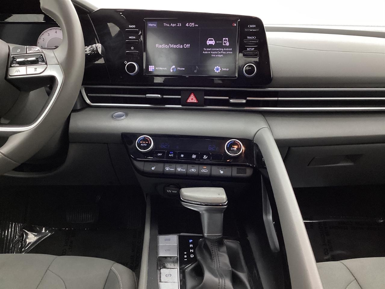 Hyundai Elantra SEL IVT 2021