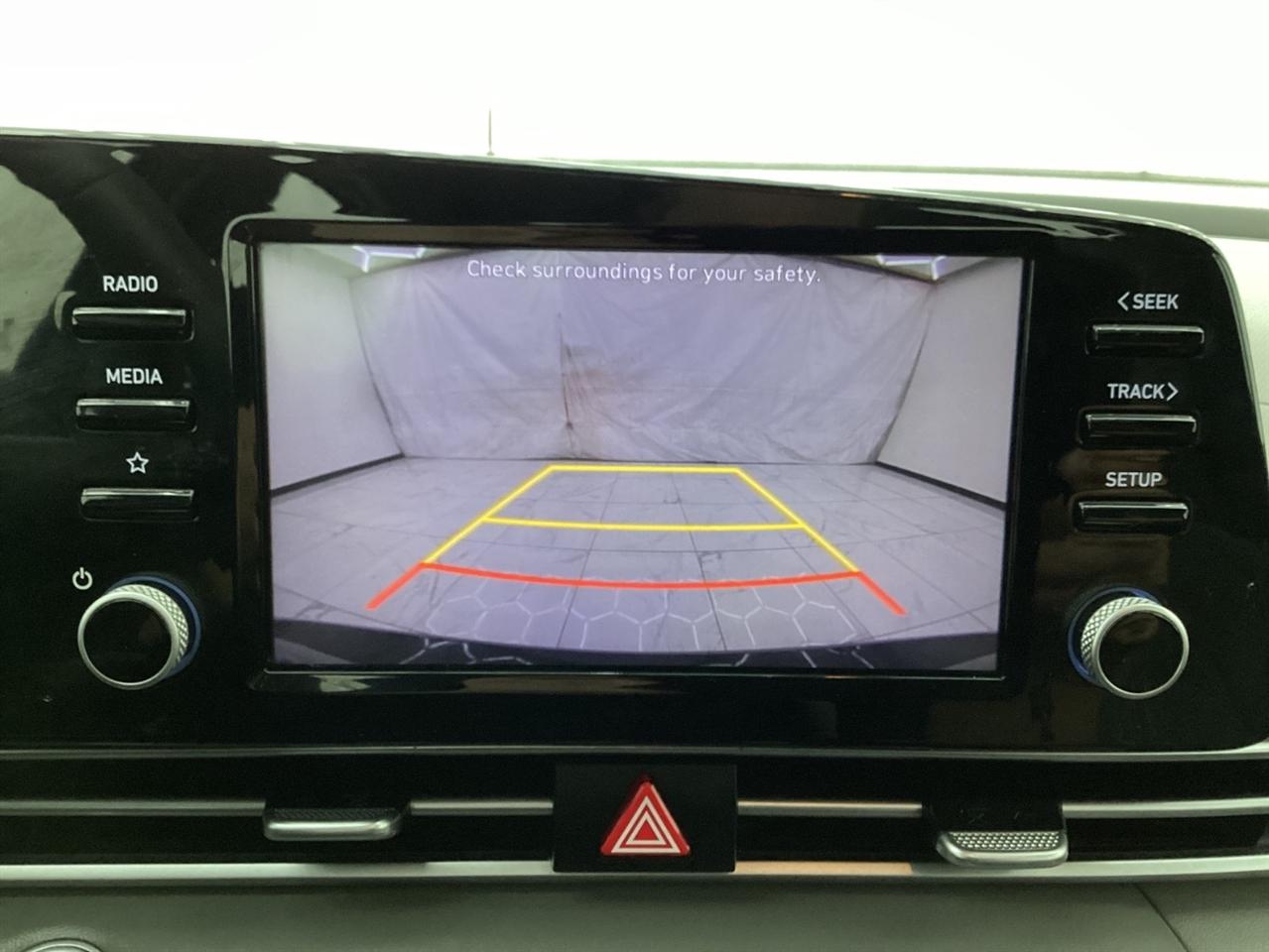 Hyundai Elantra SEL IVT 2021