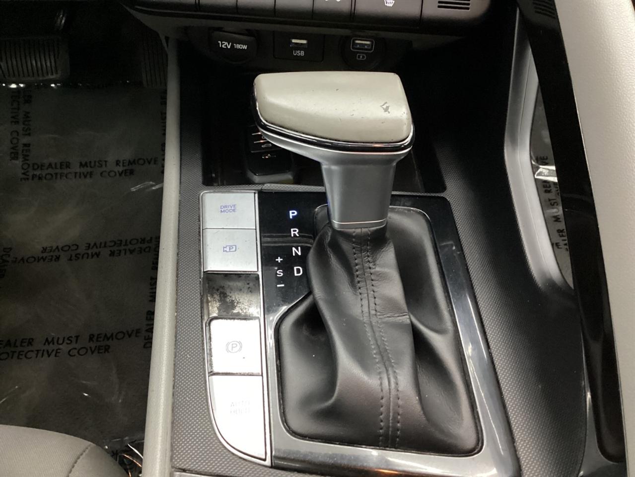 Hyundai Elantra SEL IVT 2021