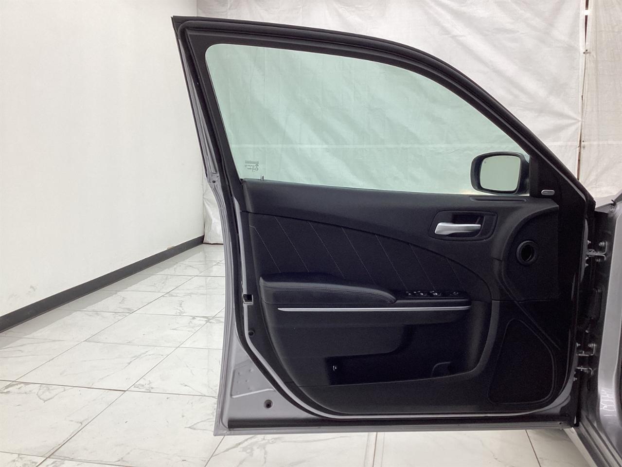 Dodge Charger 4dr Sdn SXT RWD 2015