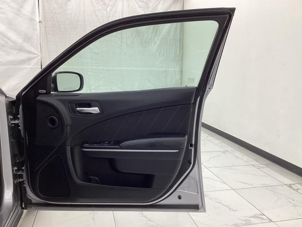 Dodge Charger 4dr Sdn SXT RWD 2015