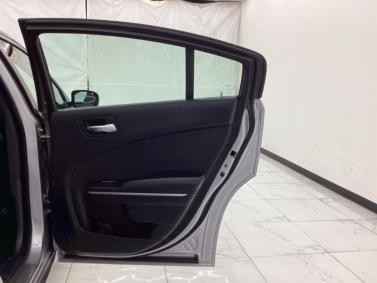 Dodge Charger 4dr Sdn SXT RWD 2015