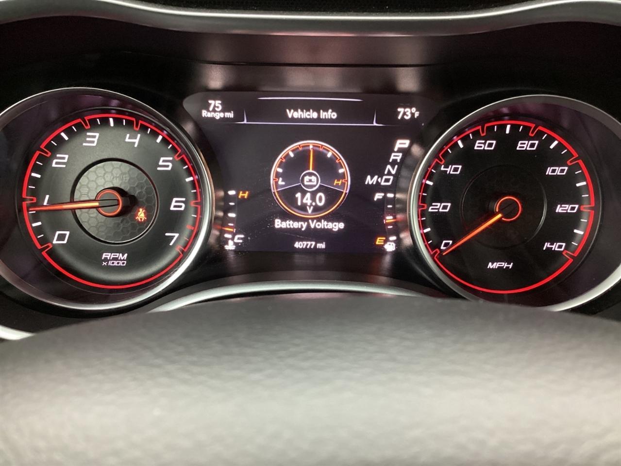 Dodge Charger 4dr Sdn SXT RWD 2015