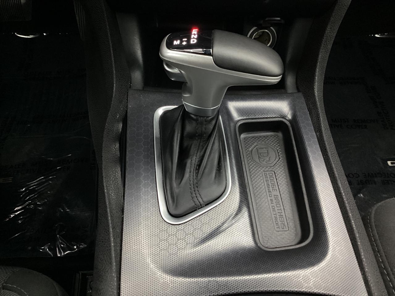 Dodge Charger 4dr Sdn SXT RWD 2015