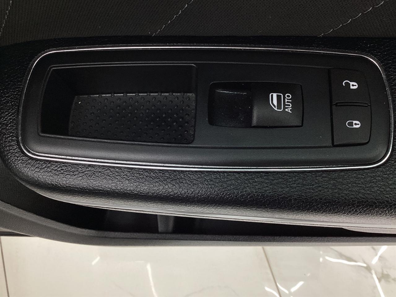 Dodge Charger 4dr Sdn SXT RWD 2015