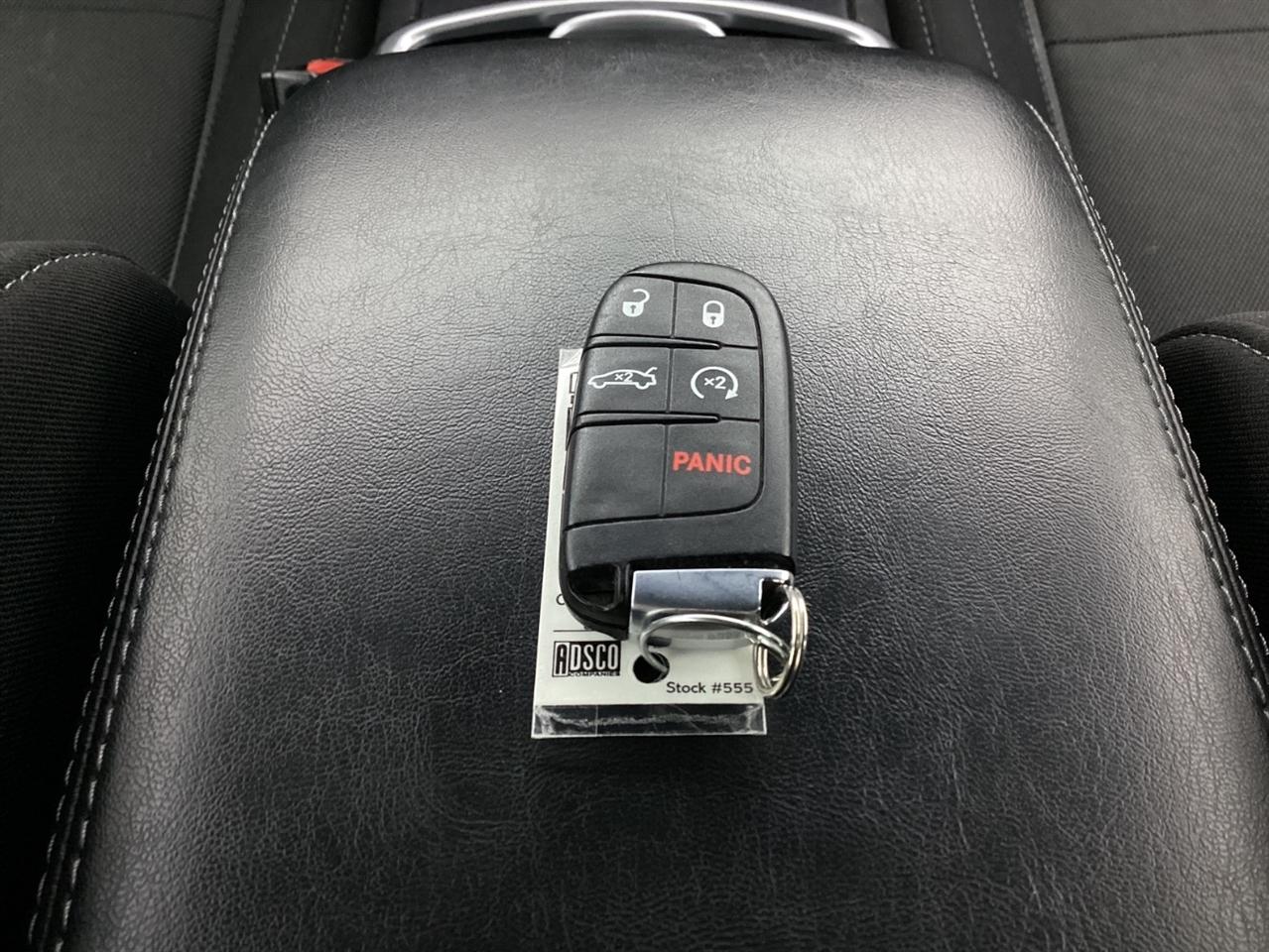 Dodge Charger 4dr Sdn SXT RWD 2015