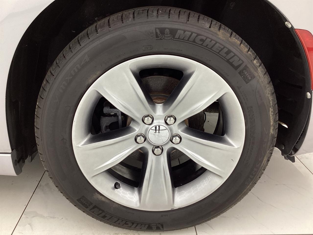 Dodge Charger 4dr Sdn SXT RWD 2015