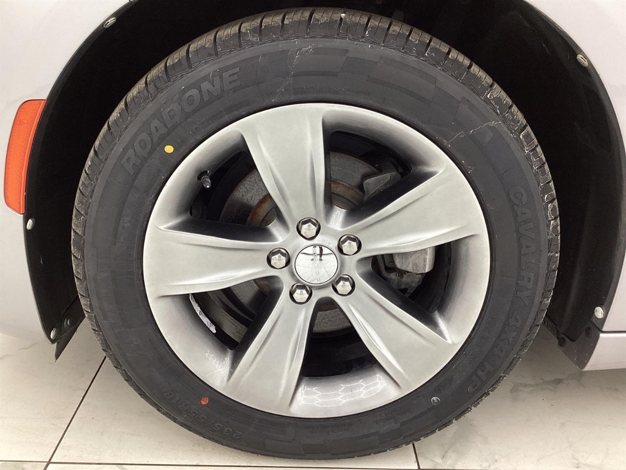 Dodge Charger 4dr Sdn SXT RWD 2015