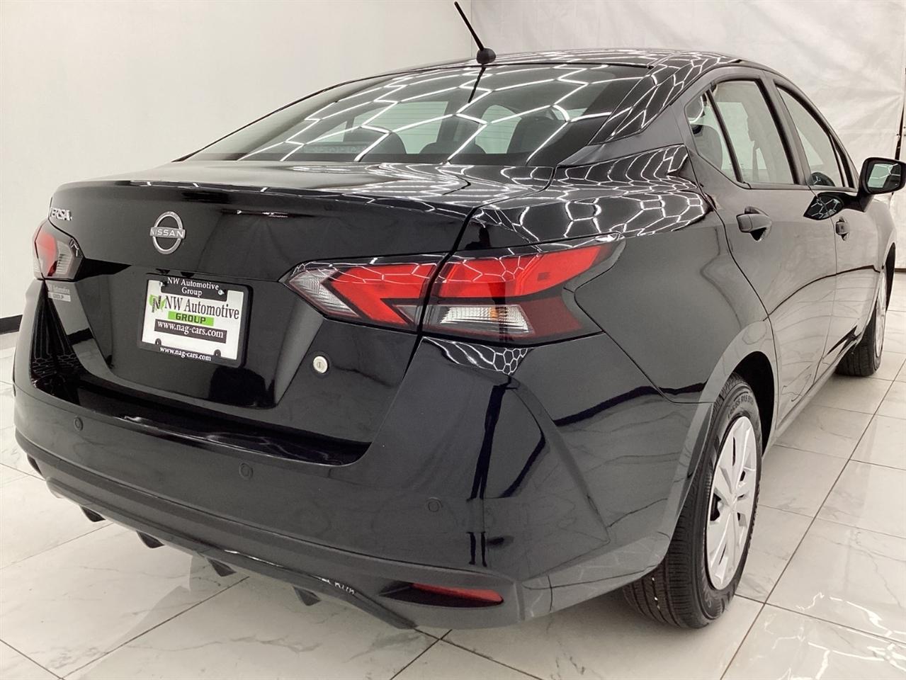 Nissan Versa S CVT 2025