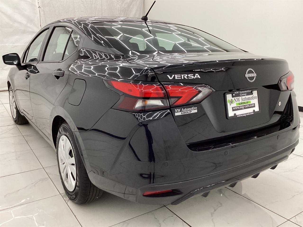 Nissan Versa S CVT 2025