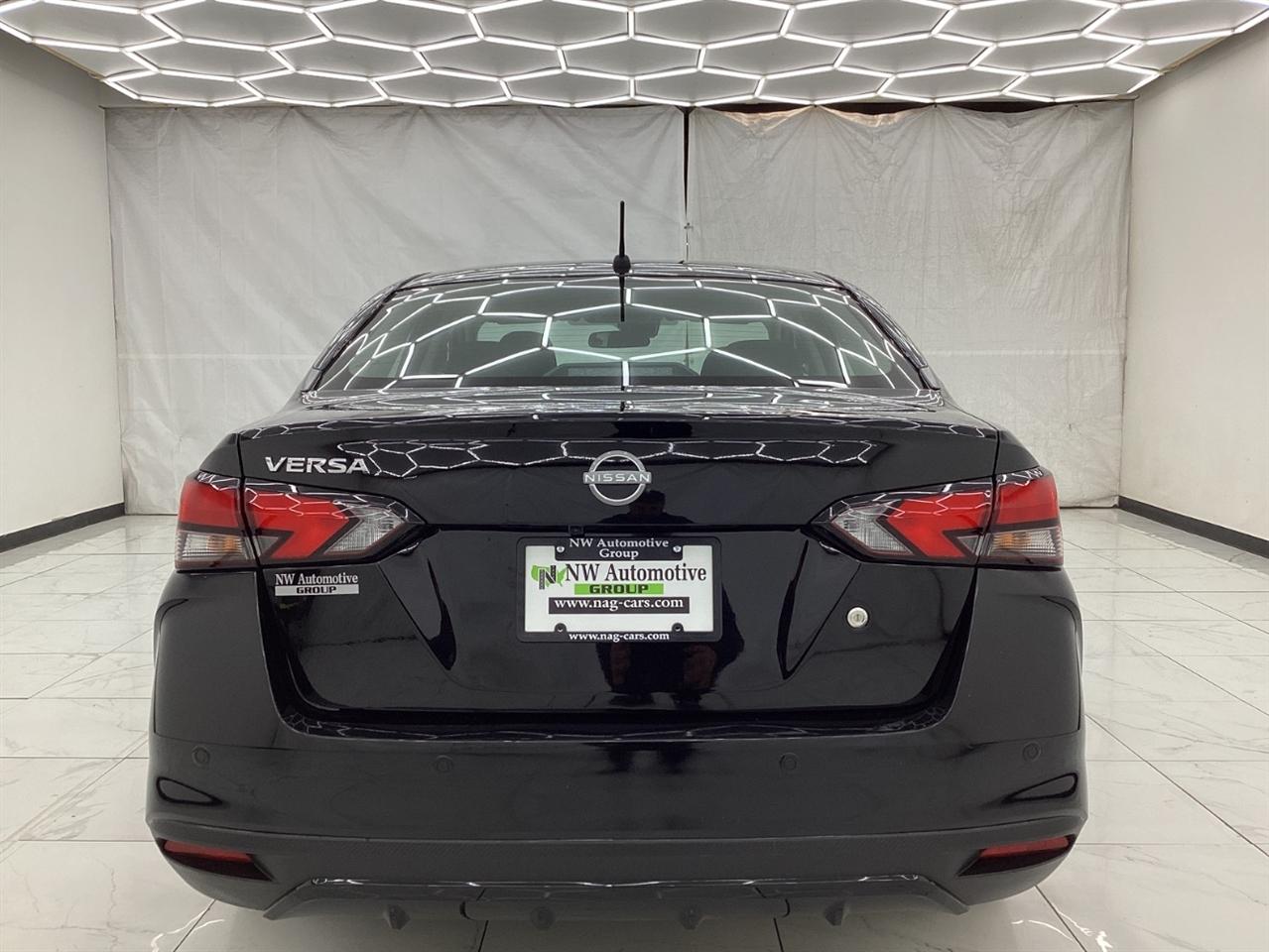 Nissan Versa S CVT 2025