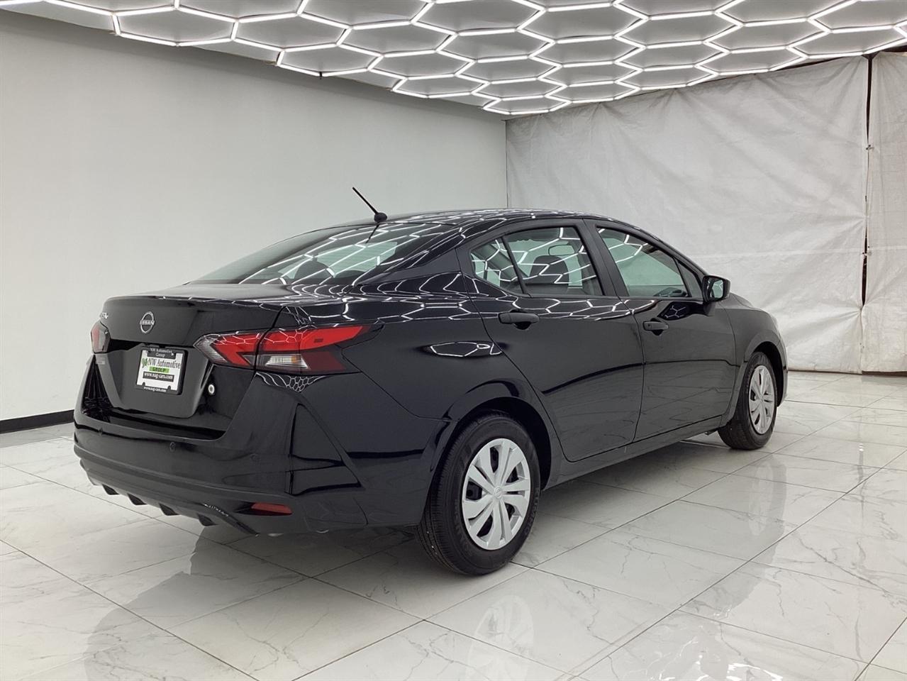Nissan Versa S CVT 2025
