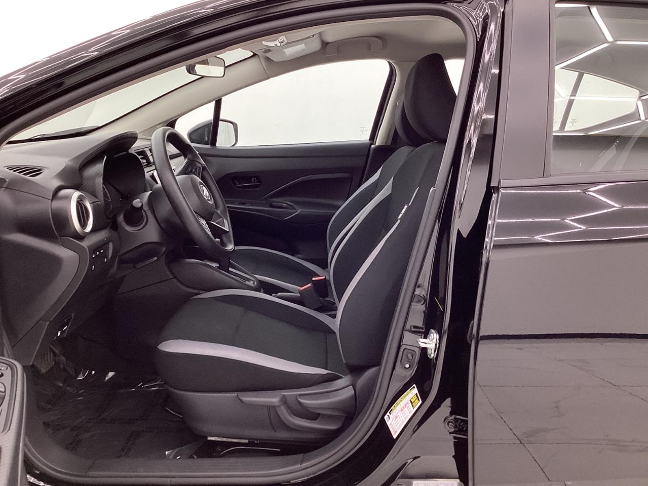 Nissan Versa S CVT 2025