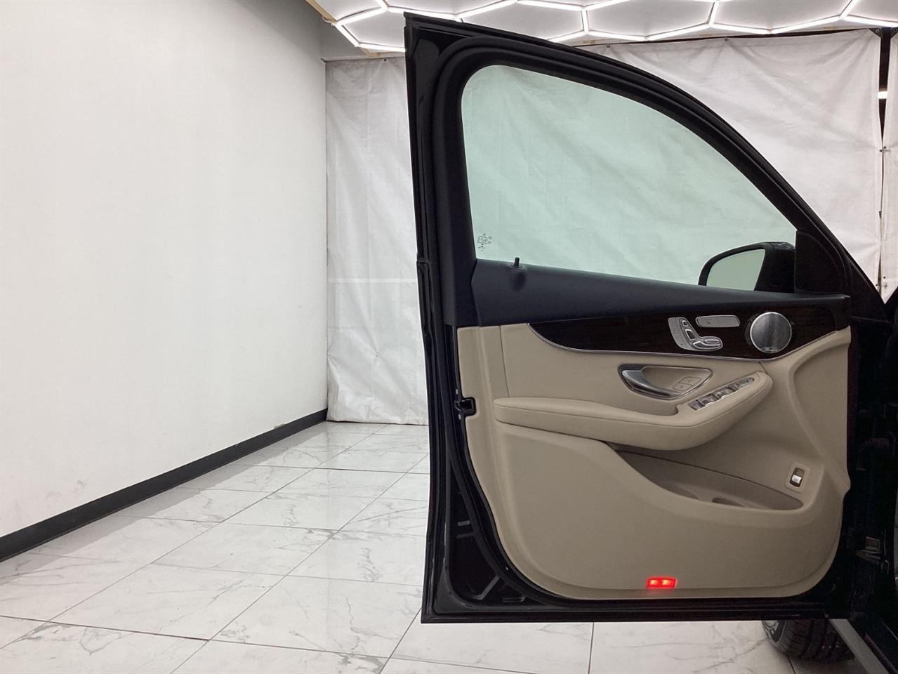 Mercedes-Benz GLC GLC 300 4MATIC SUV 2020
