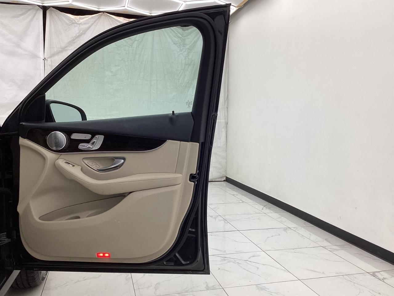 Mercedes-Benz GLC GLC 300 4MATIC SUV 2020