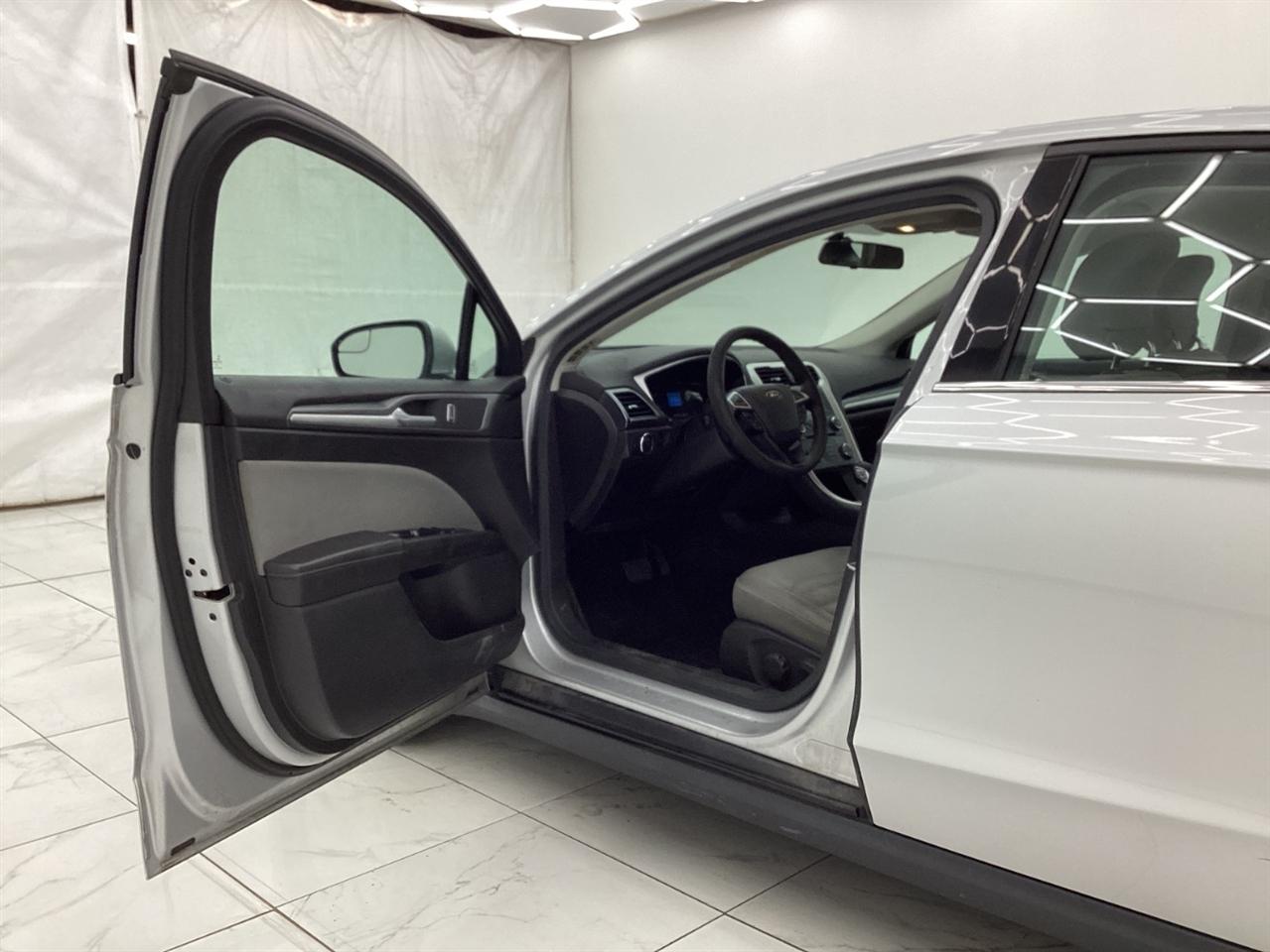 Ford Fusion 4dr Sdn S FWD 2013