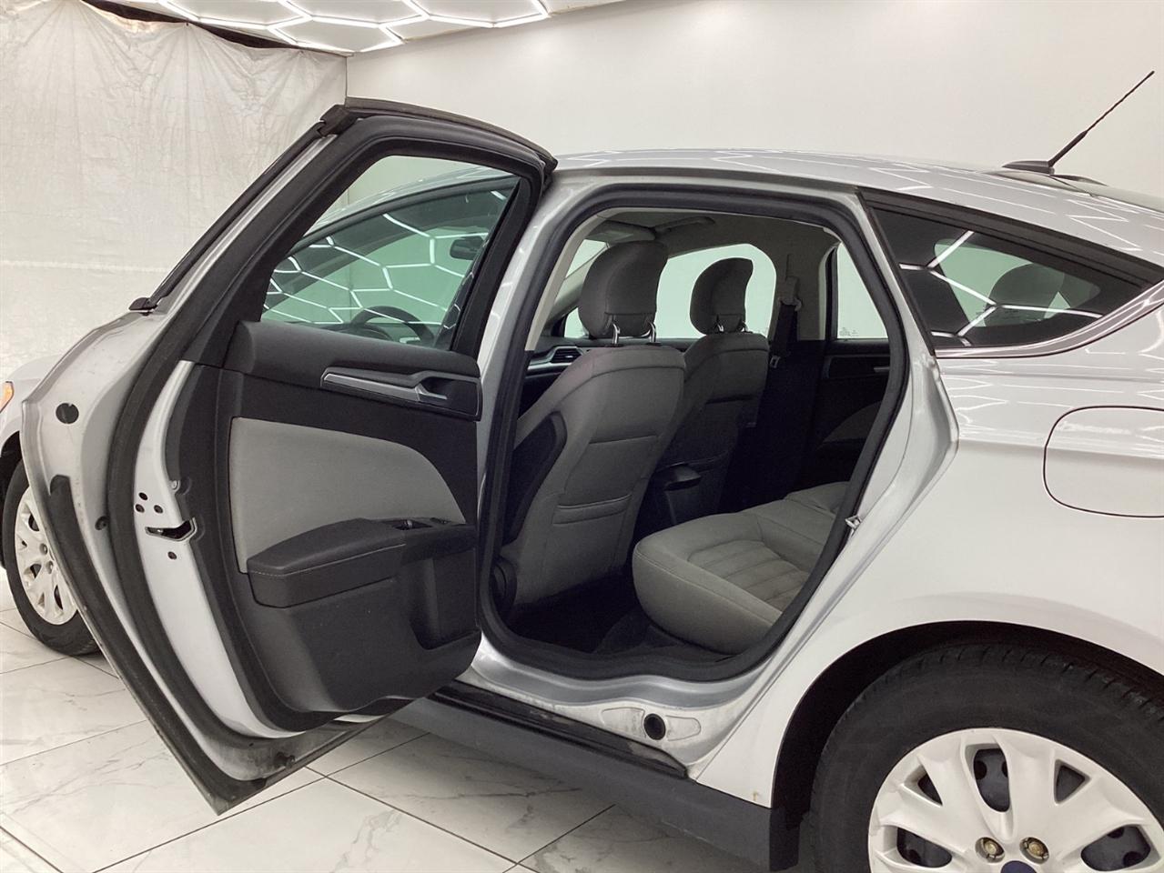 Ford Fusion 4dr Sdn S FWD 2013