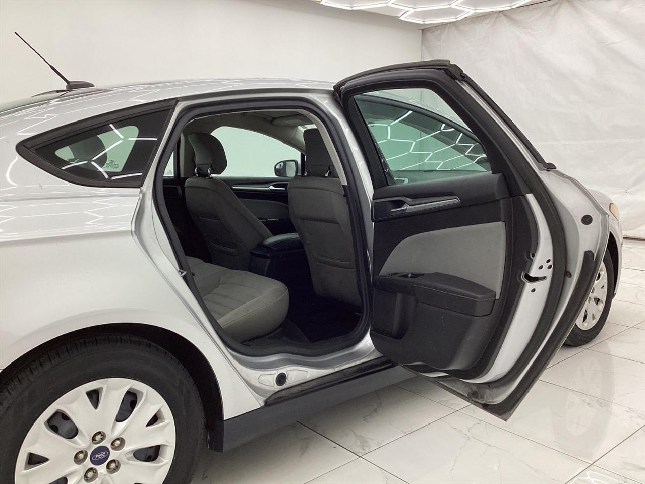 Ford Fusion 4dr Sdn S FWD 2013
