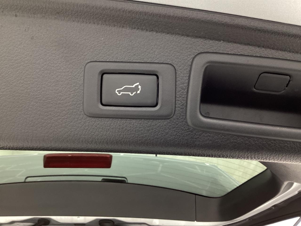 Subaru Forester 4dr Auto 2.5i Limited PZEV 2014