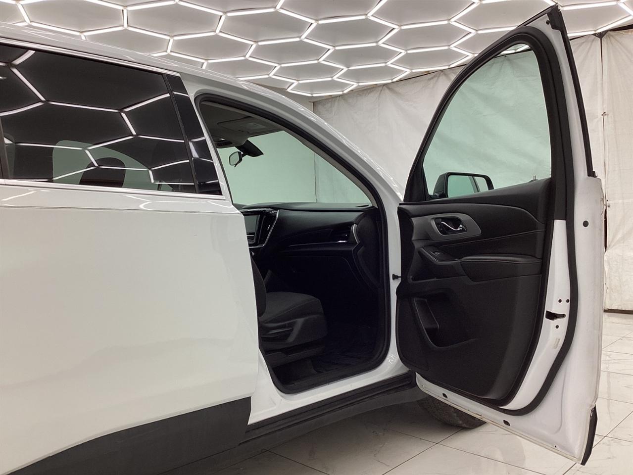 Chevrolet Traverse FWD 4dr LS w/1LS 2018
