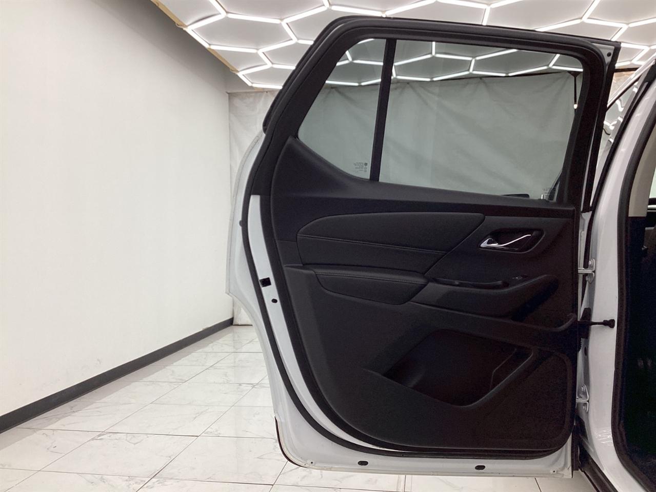 Chevrolet Traverse FWD 4dr LS w/1LS 2018
