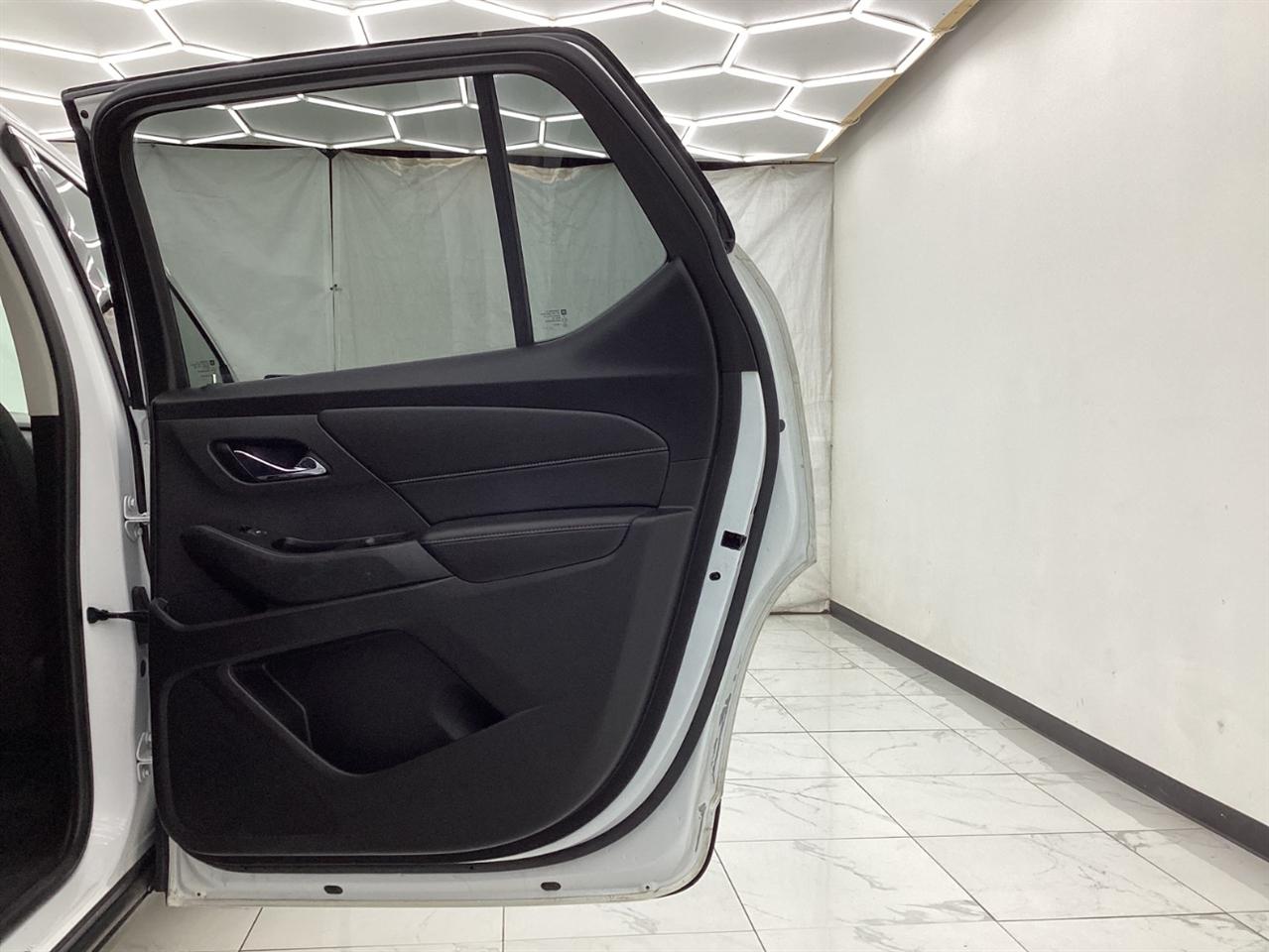 Chevrolet Traverse FWD 4dr LS w/1LS 2018